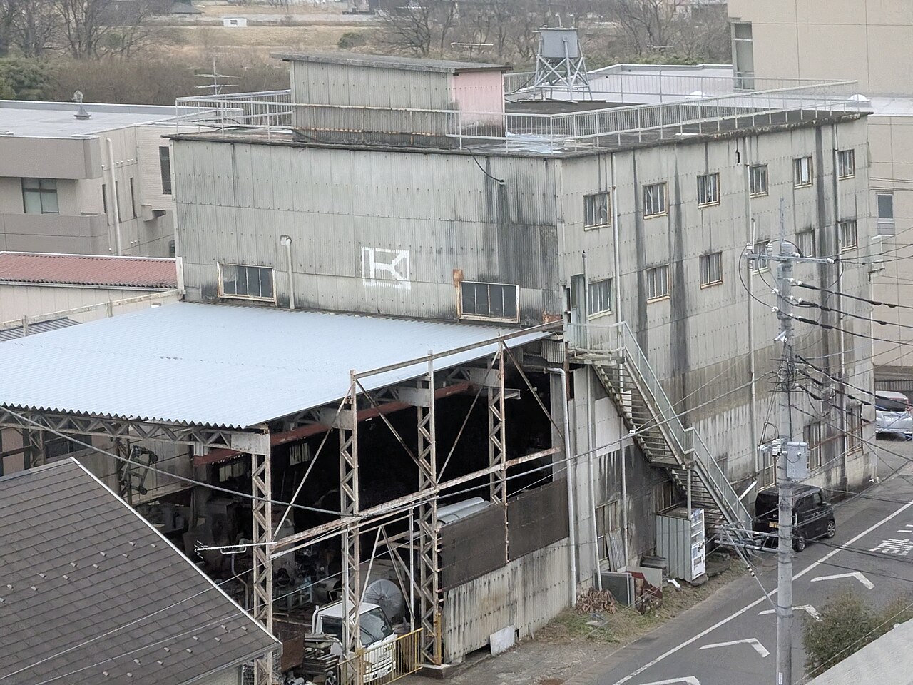 Fotografi av en fabrik.